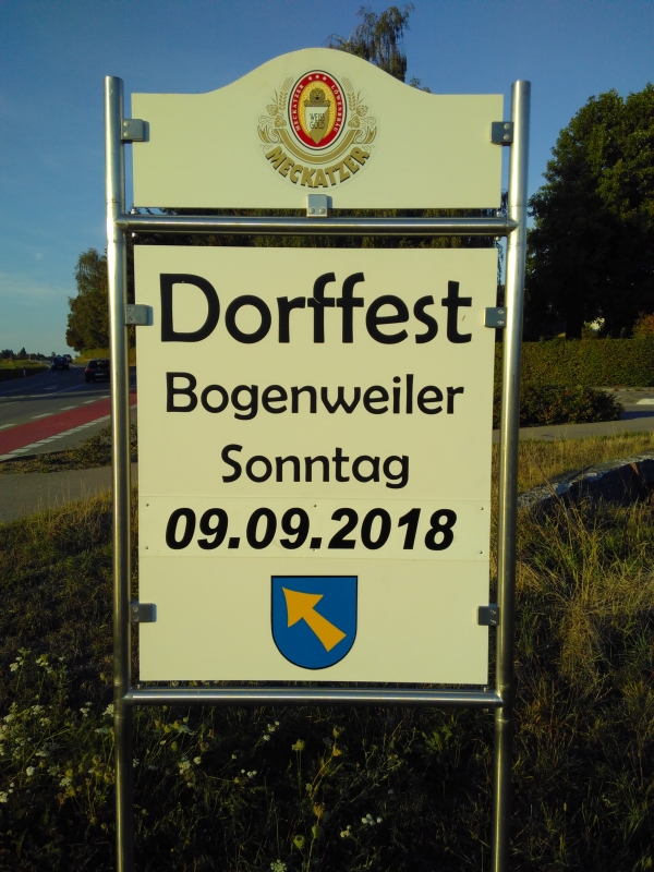 Dorffest-Ankndigung am Ortseingang von Bogenweiler (Foto: Michael Kberle)