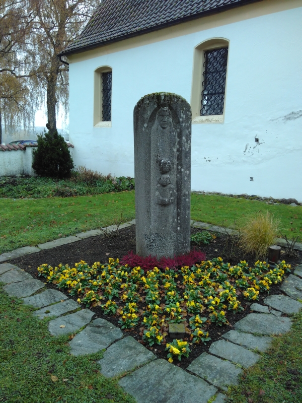 Gedenkmal fr die Opfer des Lagers in Sieen im Zweiten Weltkrieg (Foto: Michael Kberle)